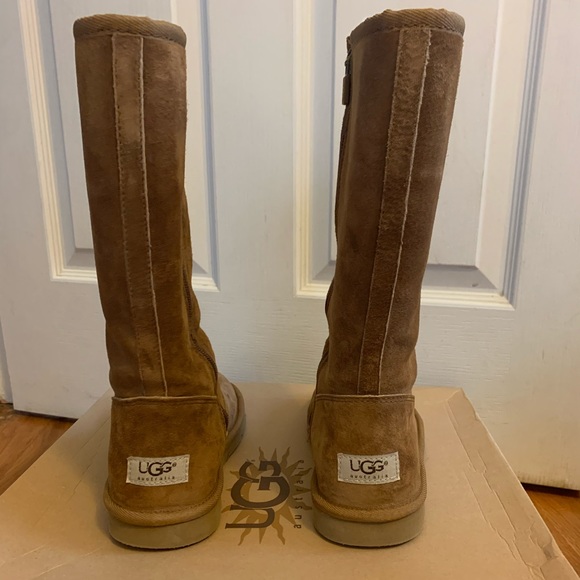 Ugg Boots - Picture 2 of 4